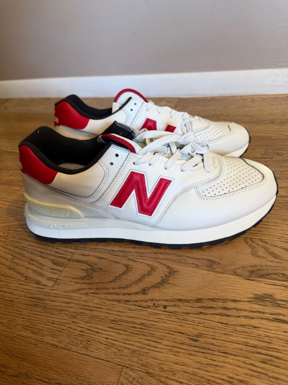 New Balance 574 Legacy Men's White & Red Sneakers, NEW IN BOX - Picture 4 of 7